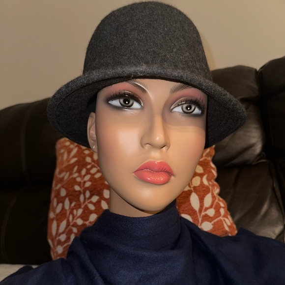 Accessories - Gray 100% Wool hat